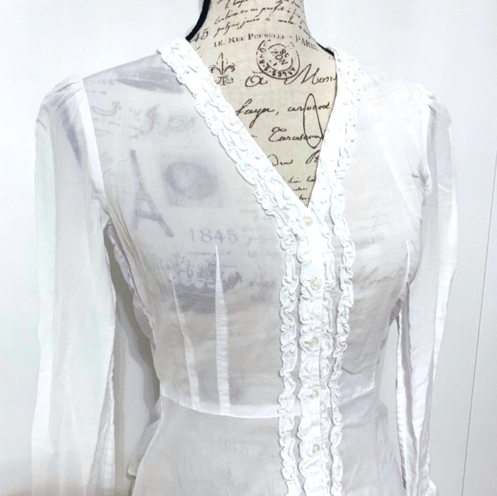 White Ruffled Top/Blouse ❤️ - Picture 6 of 8